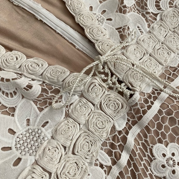 NWOT VICI The Reception Lace Bell Sleeve Dress Small SM - Picture 9 of 11